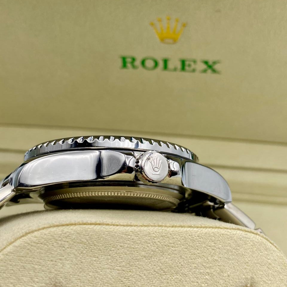 ROLEX SUBMARINER CHAIN with Rotating Dial with Date
