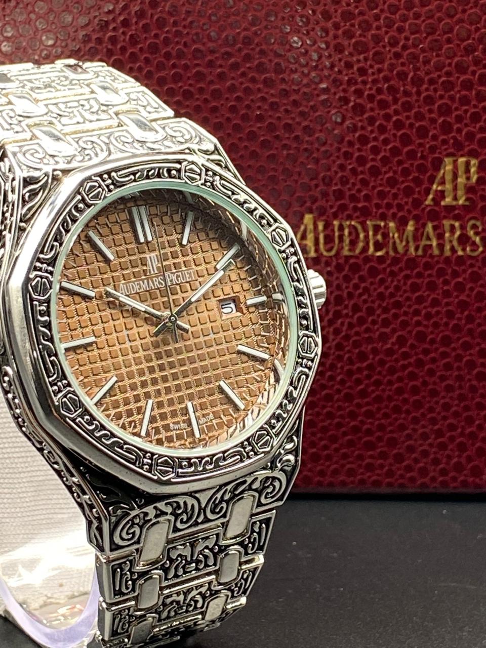 AP AUDEMARS PIGUET with Brown Dial and Date