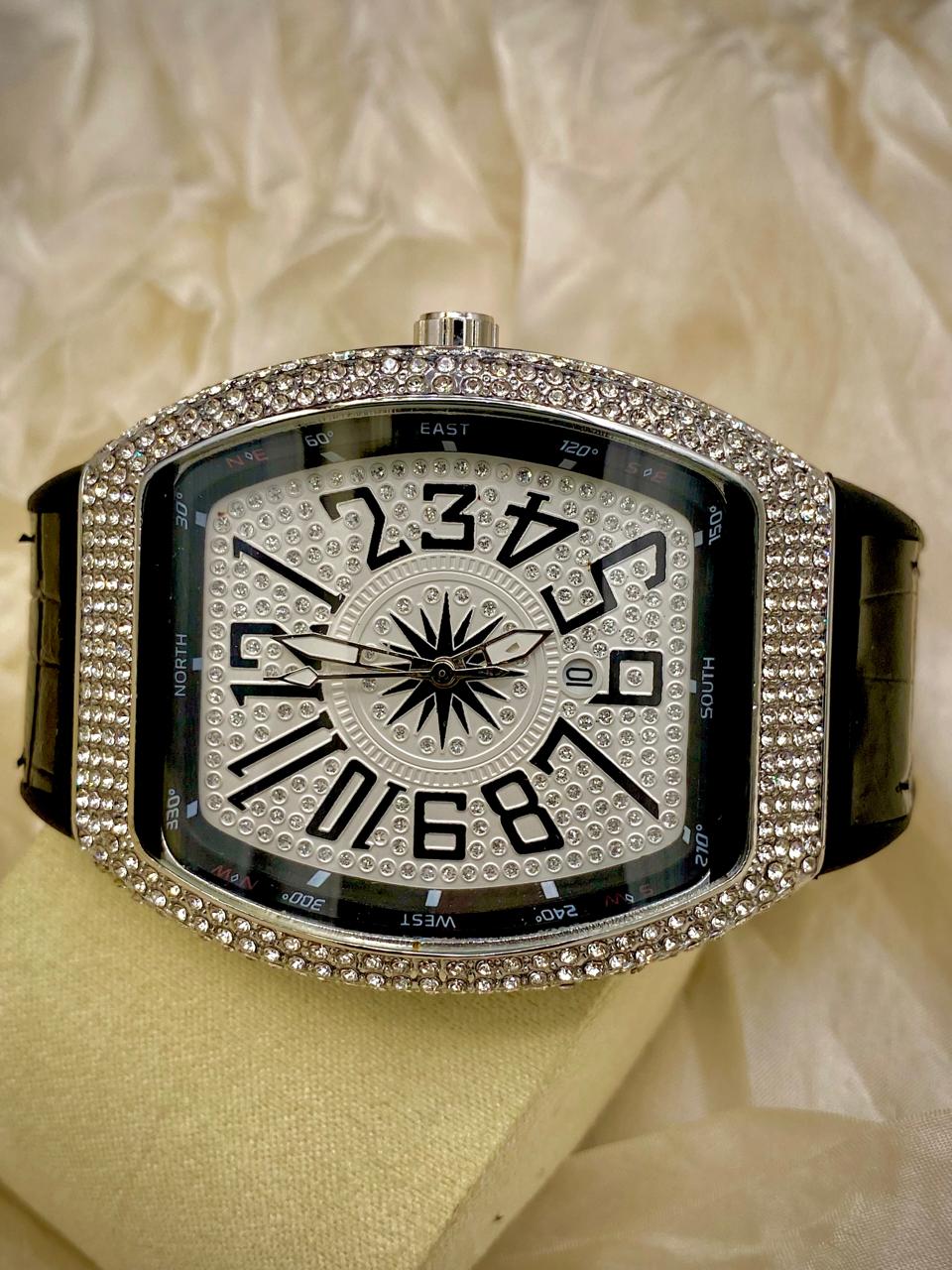 FM DIAMOND with BLACK STRAPS